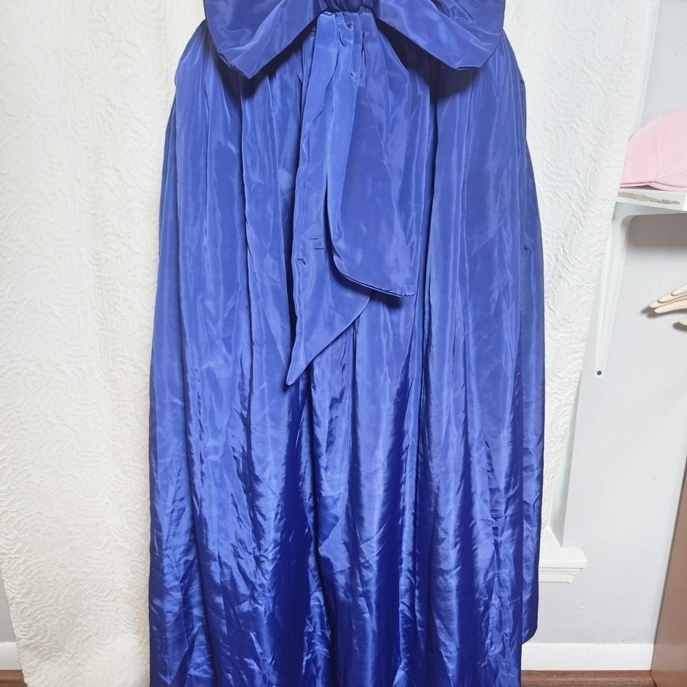 Elegant Blue Strapless Gown